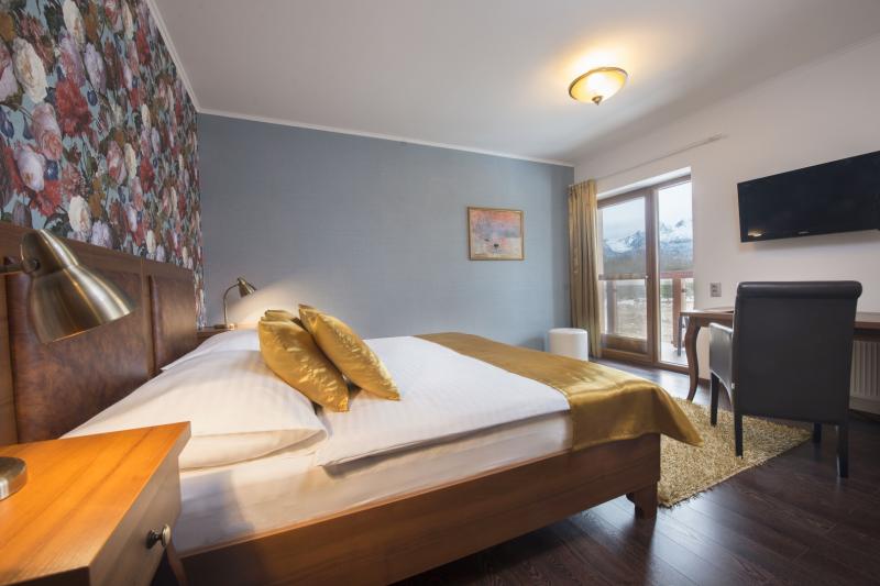 Deluxe Double room with balcony and mountain view