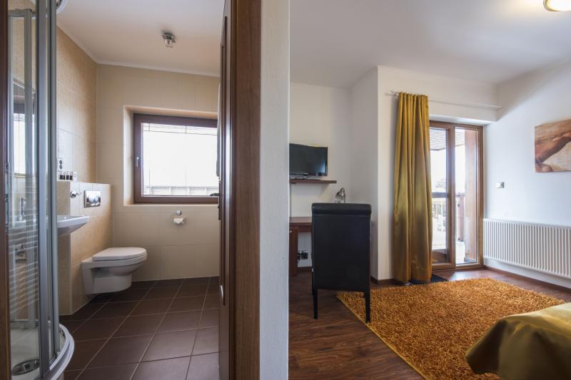 Deluxe Double or Twin room with balcony and mountain view
